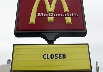 McDonald's yöneticisi boykot nedeniyle işlerinin azaldığını açıkladı! Mazlumları aç susuz bırakan işgalcileri beslemişlerdi