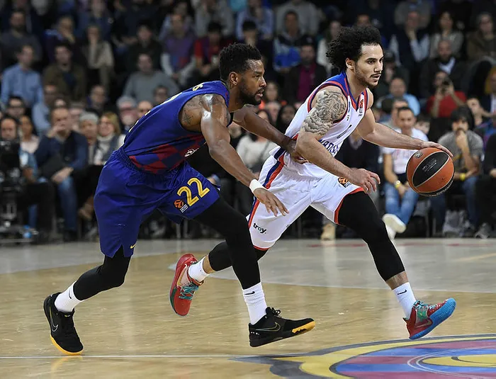 Anadolu Efes Barcelona'yı 84-82 yendi - 1