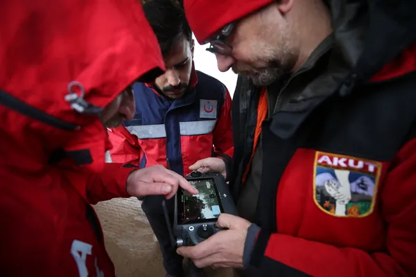 Marmara Denizi’nde kargo gemisi battı! Mürettebatı kurtarma çalışması sürüyor | Geminin deniz altındaki ilk görüntüsü ortaya çıktı