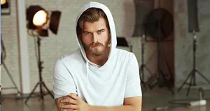 Kıvanç Tatlıtuğ’un yeni imajı!