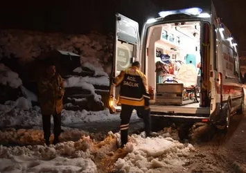 Bitlis’te ekipler 7 aylık bebek için seferber oldu