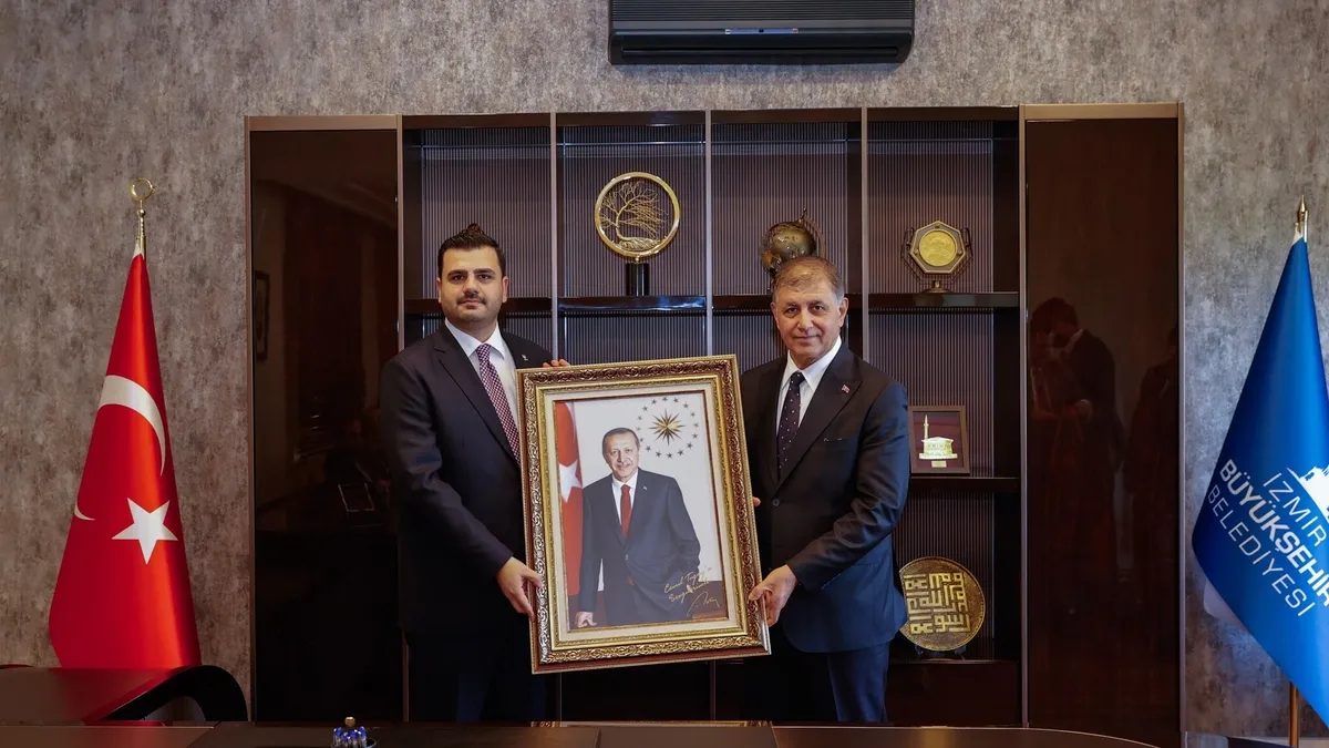 AK Partili Eyyüp Kadir İnan'dan Cemil Tugay'a ziyaret: İzmir için birlikte çalışma vakti