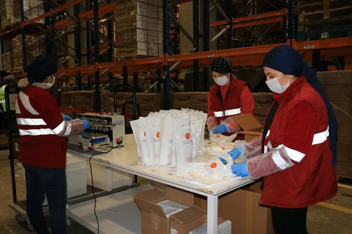 Dünyada benzeri yok! Başkan Erdoğan talimat verdi: İstanbul’da 1 milyon 110 bin eve maske ve kolonya ulaştı