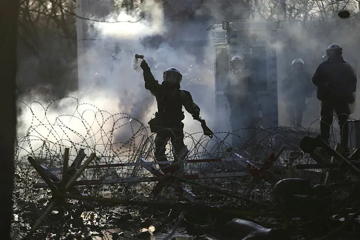 Son dakika: Fahrettin Altun: Göçmenlere gaz sıkan bir ülke, ahlaktan bahsedemez