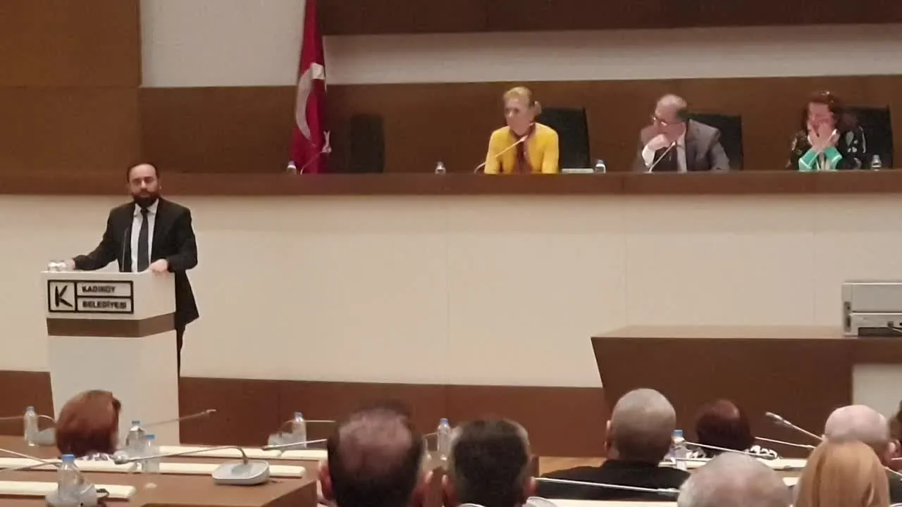 Kadıköy Belediye Meclisinde PKK kavgası!