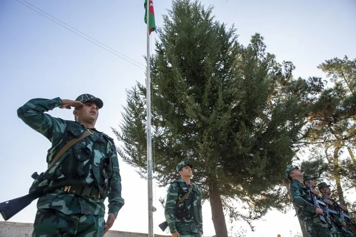 Ermenistan işgalinden kurtarılan Azerbaycan'ın Zengilan kentindeki karakollara bayrak çekildi