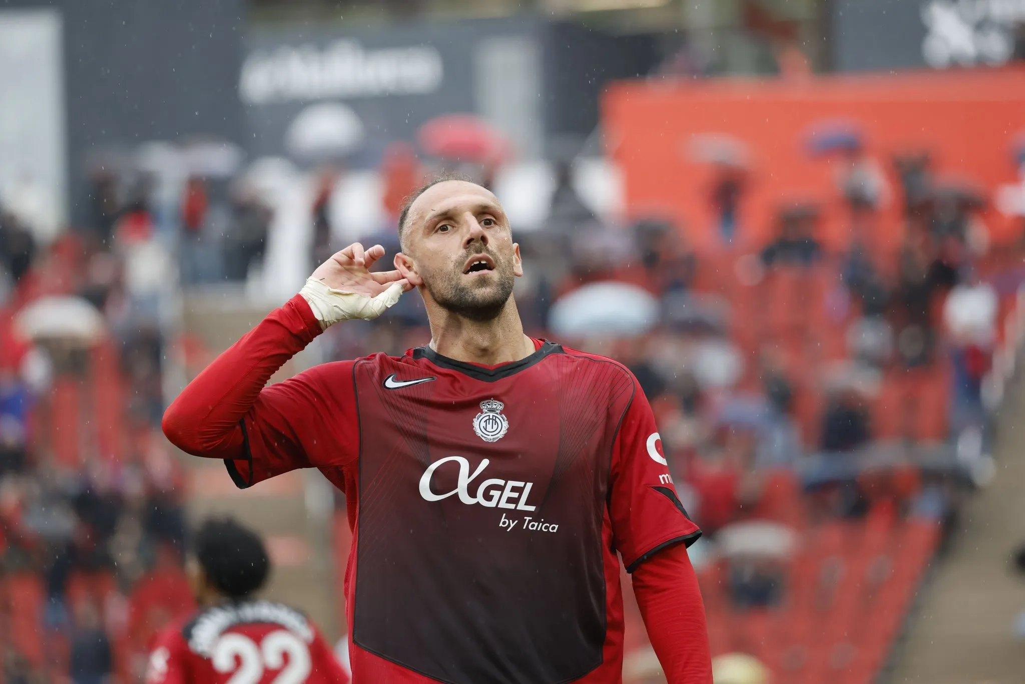 Aziz Yıldırım’dan Fenerbahçe’ye çifte bomba: İmzalar için gün sayılıyor
