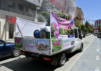 Ayasofya’yı gül kokusu saracak