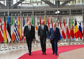 Azerbaycan ile Ermenistan barış anlaşması imzalar mı? İlham Aliyev - Charles Michel ve Paşinyan görüştü
