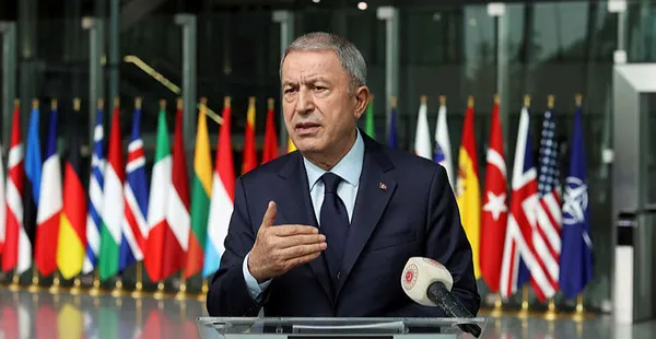 Milli Savunma Bakanı Hulusi Akar Ukraynalı Bakan Oleksandr Kubrakov ile bir araya geldi! 3 ayda 345 gemi ile tahıl taşındı