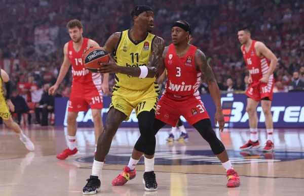 Fenerbahçe’ye Atina’da darbe! THY Avrupa Ligi’ne çeyrek finallerde veda etti