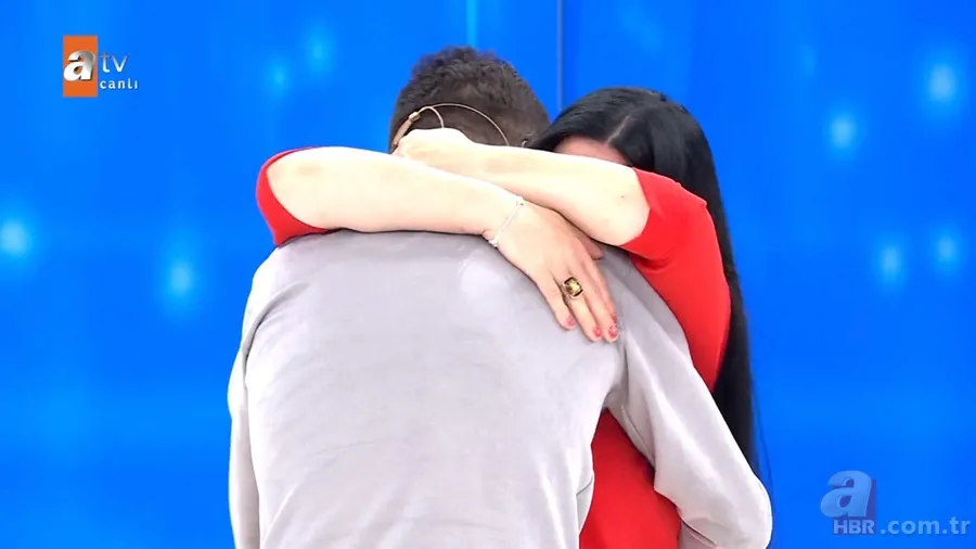 21 yıllık hasret Müge Anlı’da son buldu! Üvey annesi ve öz annesi canlı yayında birbirine girdi: Kocanın kemikleri sızlasın 8