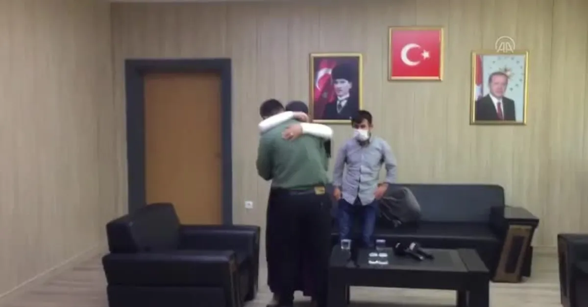 Son dakika: İkna edilen PKK'lı terörist Suriye sınırında Suriye sınırında teslim oldu