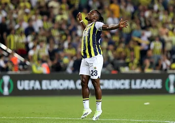 Ahaber.com.tr'nin İsmail Kartal'a sorduğu soru sosyal medyada gündem oldu! Fenerbahçe'nin yıldızı Batshuayi hocasından özür diledi...