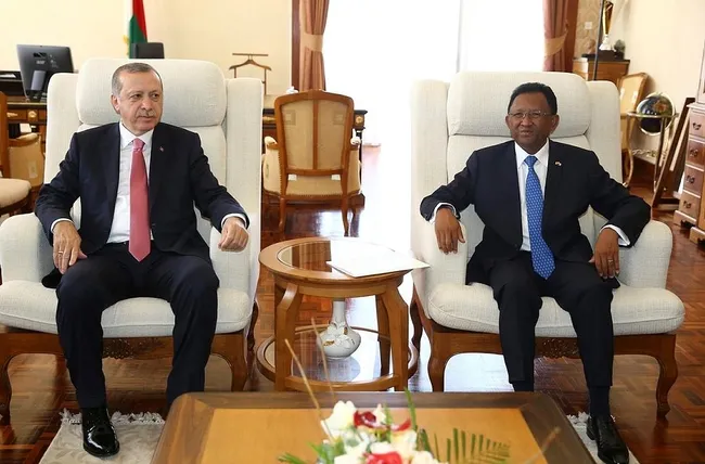 Türkiye ile Madagaskar arasında 4 anlaşma imzalandı - 1