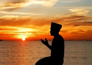 Arefe Günü İbadetleri 2025 | Kurban Bayramı arifesinde yapılması en faziletli ibadetler neler? Tövbe Namaz, dua, salavat...