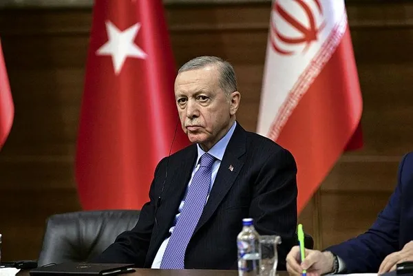 baskan-erdogan-turkiye-iran-is-forumunda-konustu-yeni-sinir-kapilari-gundemimizde-1706125058729.jpeg Başkan Erdoğan Türkiye-İran İş Forumu'nda konuştu: Yeni sınır kapıları gündemimizde - 9