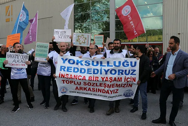 chpli-izmir-buyuksehir-belediyesi-calisanlari-oturma-eylemi-yapti-1681320910679.jpg CHP'li İzmir Büyükşehir Belediyesi'nde çalışanlar isyan bayrağı açtı - 3