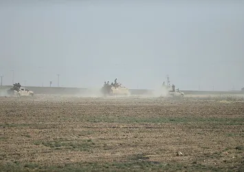 Bakan Çavuşoğlu: YPG, DEAŞ'lıları elinde silah olarak tutuyor