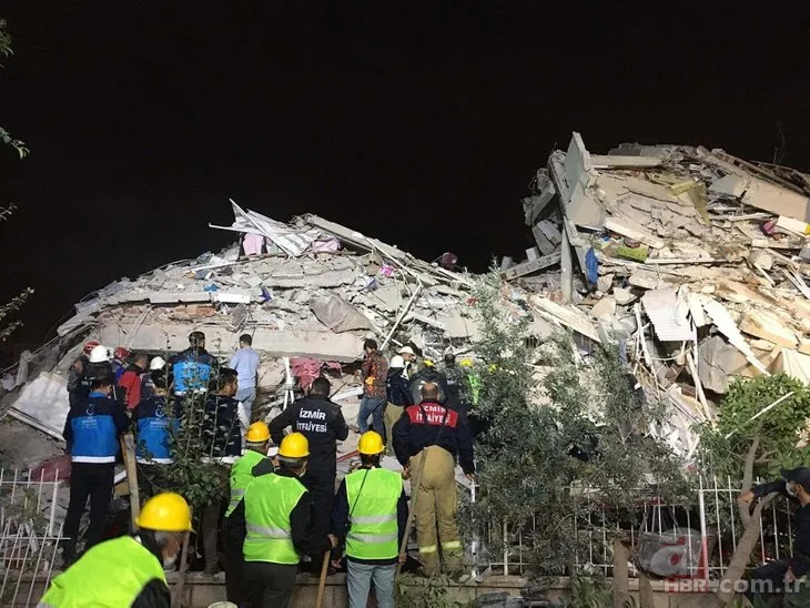 Somalı madenciler eylemi bırakıp İzmir depremi için yardıma koştu