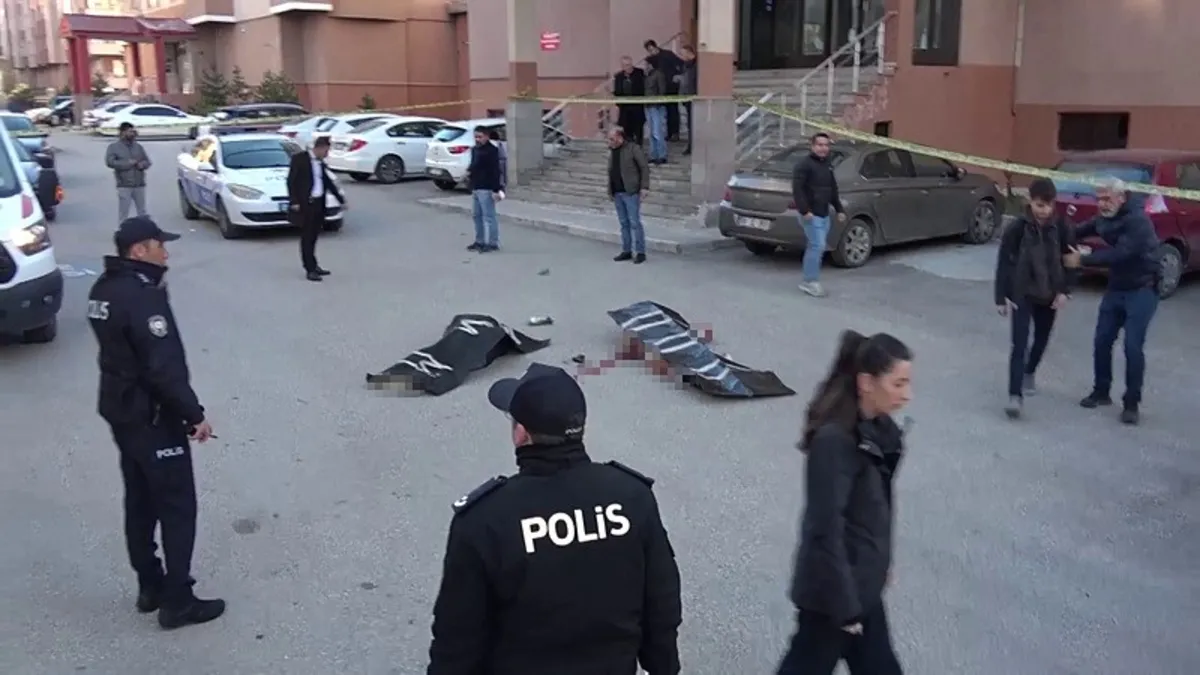 Sokak ortasında vahşet! Kovaladığı kadını öldürüp intihar etti
