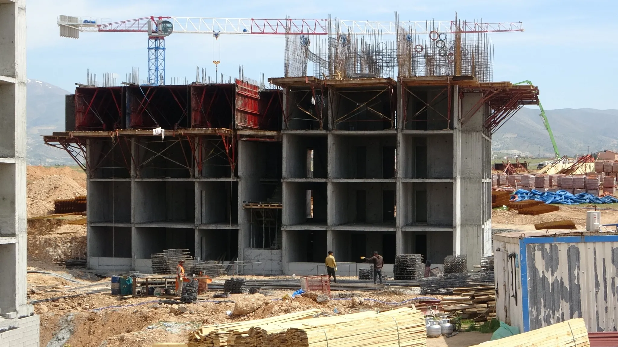 Malatya’da deprem konutlarında çalışmalar hızlandı: Yaklaşık 70 bin konut yapılacak