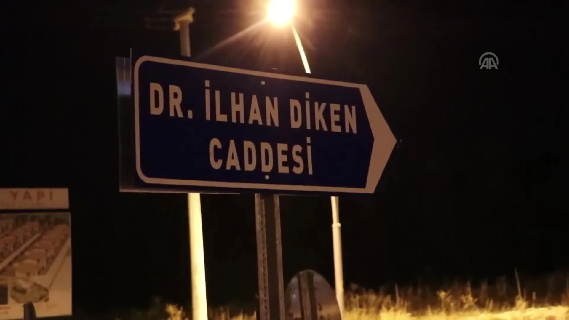 HDP'li Diyarbakır Büyükşehir Belediyesi, caddeye terör suçlusunun adını taşıyan tabelayı astı!