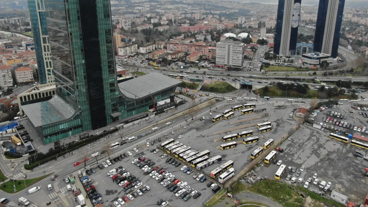 CHP’li İBB’den 2 milyar dolarlık tezgah! Levent’teki İETT Garajı arazisi imara açıldı