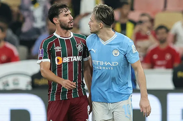 Son düdük çaldı saha ringe döndü! Felipe Melo ile Kyle Walker birbirine girdi