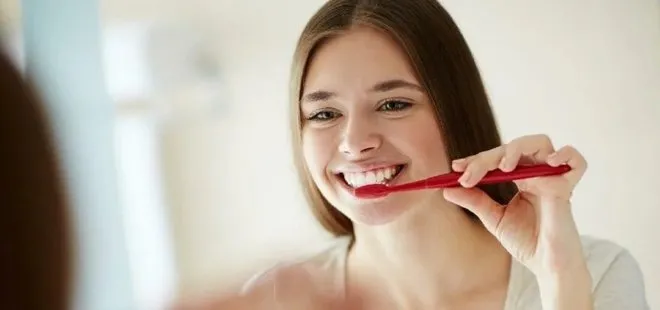 Oruçluyken diş fırçalanır mı? Diş fırçalamak orucu bozar mı? Diyanet’e göre orucu bozan ve bozmayan durumlar nelerdir?