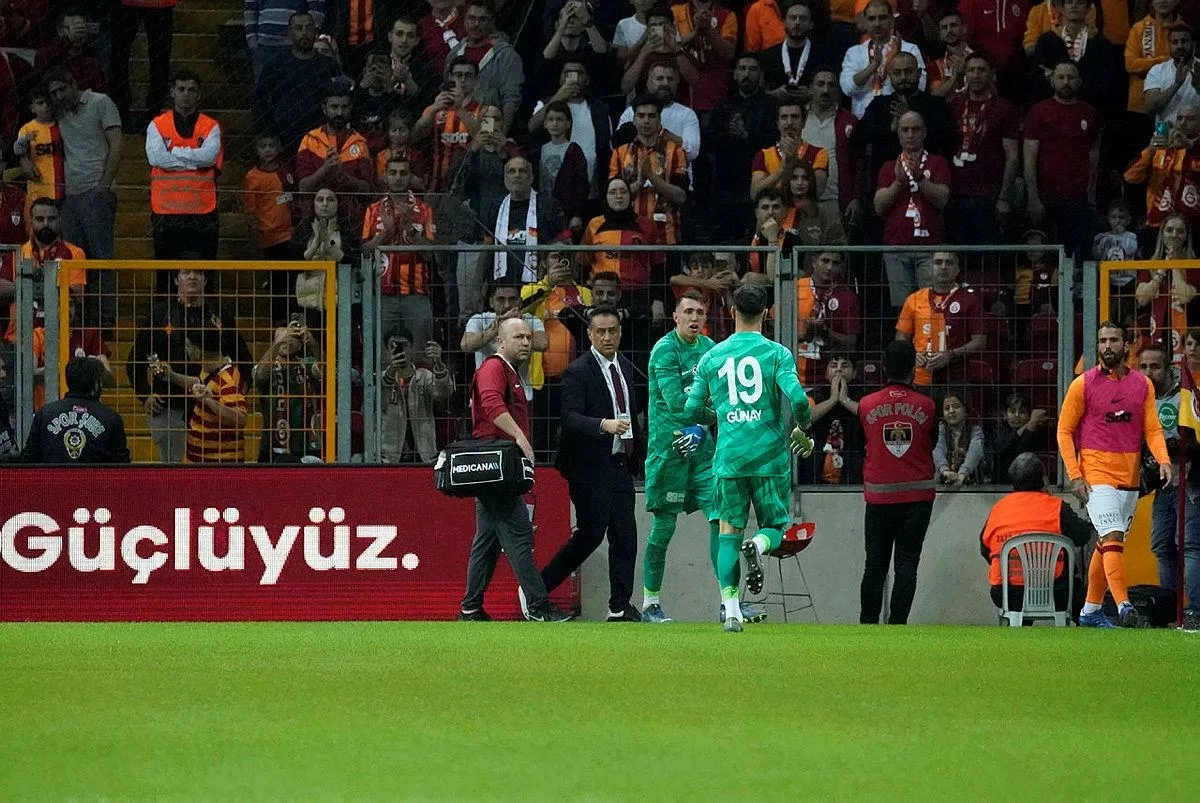 Galatasaray'dan Fernando Muslera açıklaması! Sakatlanarak oyundan çıkmıştı | Muslera ne zaman sahalara dönecek?