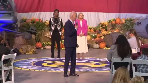 ABD Başkanı Joe Biden’dan küçük kıza tuhaf yaklaşım! Akıllara pedofili iddiasını getiren sözler