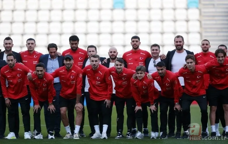 Montella rüzgarı arkasına aldı! İşte Türkiye’nin Letonya maçındaki ilk 11’i! Sacha Boey hakkında çarpıcı açıklama 12