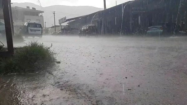 Meteoroloji'den sağanak açıklaması! İstanbul, Ankara ve İzmir'e yağmur yağacak mı? Sel ve su baskınları uyarısı - 11