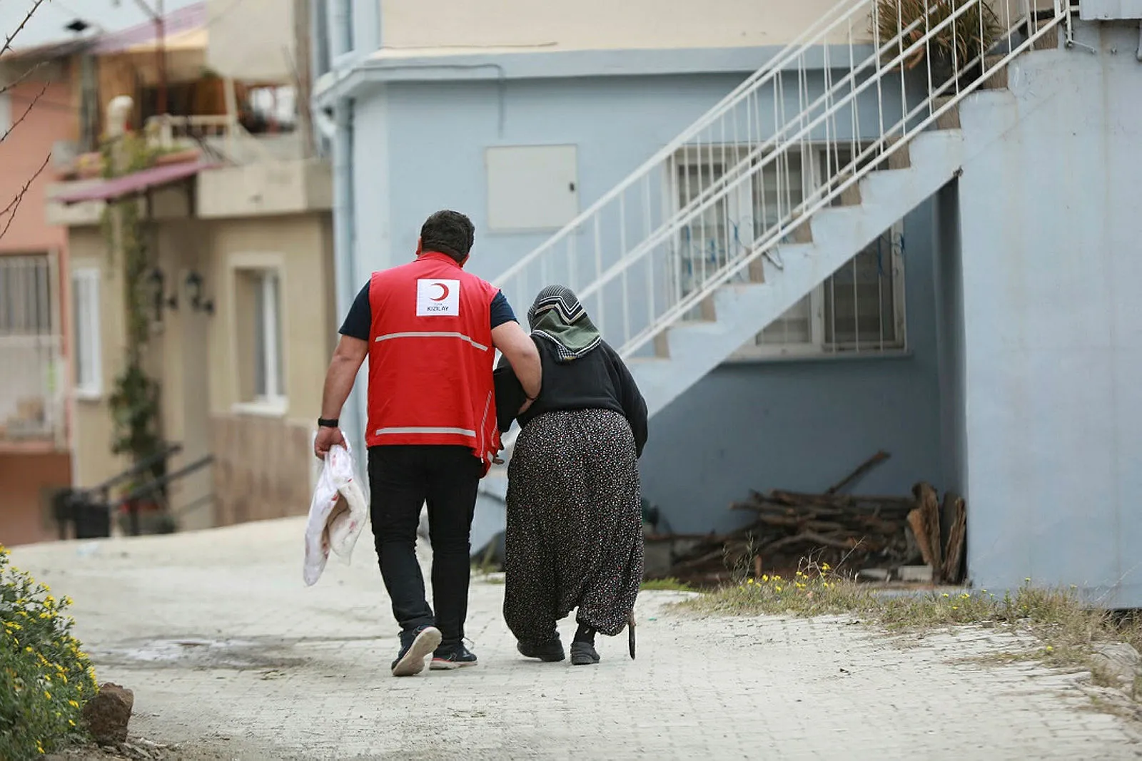 Asrın felaketinde milletin yanında! Türk Kızılay’ın deprem bölgesine yardımları sürüyor