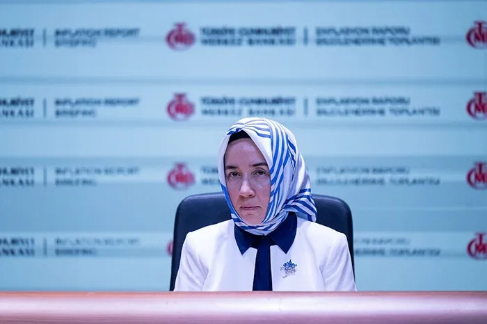 2025in-2-enflasyon-raporu-merkez-bankasindan-2025-ve-2026-enflasyonu-icin-flas-tahmin-1747909882998.jpeg Merkez Bankası Başkan Yardımcısı Başkan Yardımcısı Hatice Karahan (AA)