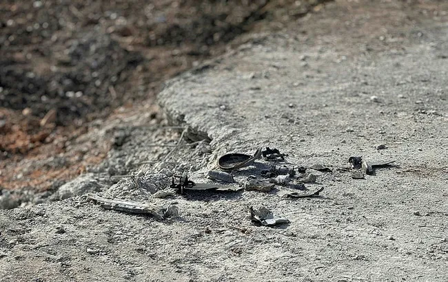 suriyeden-sanliurfaya-havan-mermisi-atildi-havan-mermisi-suruca-dustu-1705232370967.jpg Suriye'den Şanlıurfa'ya havan mermisi atıldı! Havan mermisi Suruç'a düştü - 5