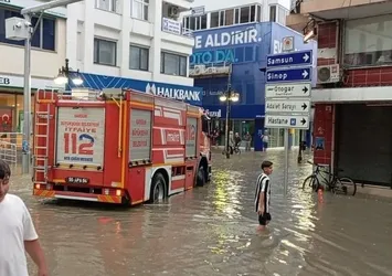 Samsun'da sağanak: Bafra sular altında