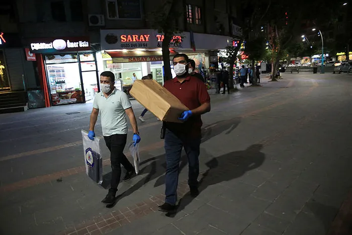 Son dakika: HDP Batman İl Eşbaşkanları Ömer Kulpu ve Fatma Ablay'a terör gözaltısı - 3