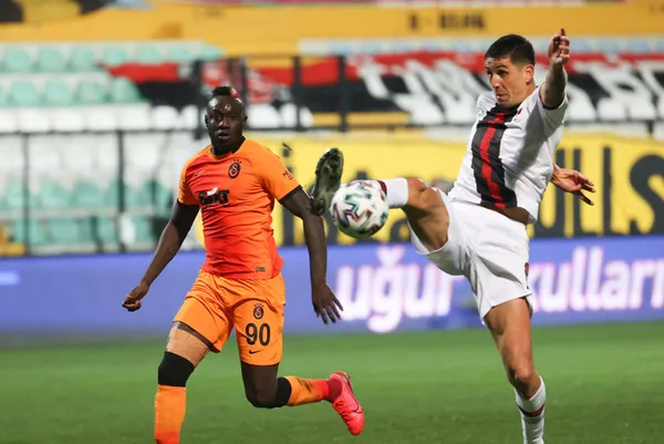 son-dakika-fatih-terim-pfdkya-sevk-edildi-1608570031576.jpg Son dakika: Fatih Terim PFDK'ya sevk edildi! - 2