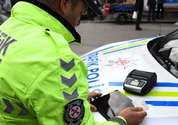 Tuzla'da trafikte araca keserli saldırı!