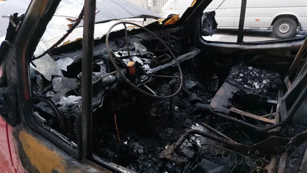 Son dakika: Samsun'da kundaklanan minibüs alev alev yandı - 5