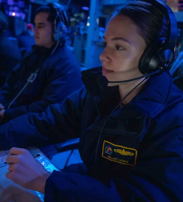 ABD’den Çin’e gözdağı! Savaş gemisi USS Chung-Hoon Tayvan Boğazı’ndan geçti