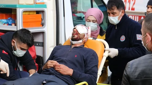 Elazığ’da sokak ortasında bıçaklı kavga! - 1