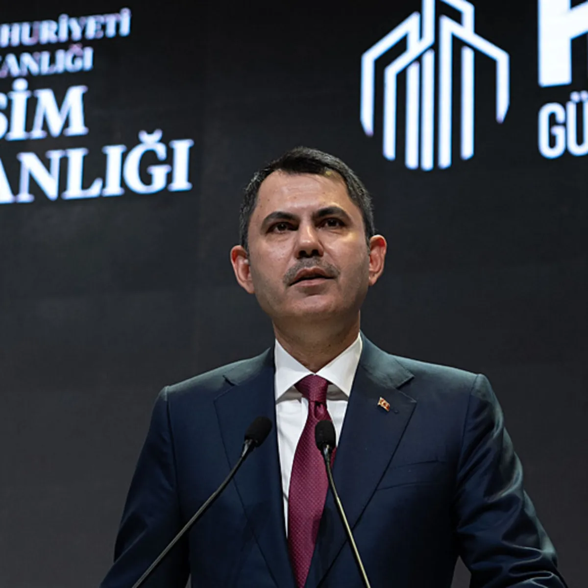 Bakan Kurum'dan Özgür Özel'e ders niteliğinde yanıt: Deprem konutları faizsiz