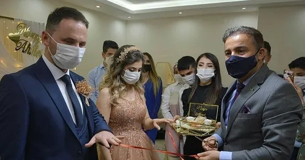 Devletin gölgesi üzerinden hiç eksik olmadı! Sevdiği kişiye tek şartı bu oldu - 1