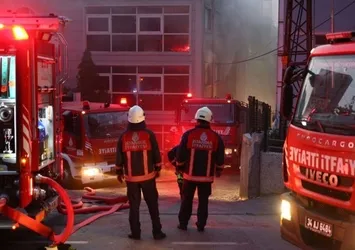 İstanbul'da fabrika yangını!