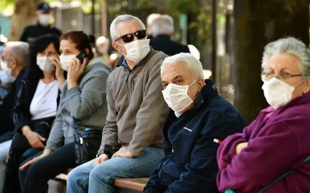 65 yaş üstü sokağa çıkma yasağı var mı? 65 yasağı olan iller hangileri? İşte tam liste... - 4