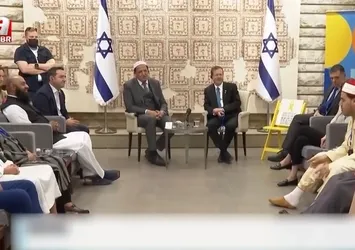 Sözde Fransız imam İsrail cumhurbaşkanını övdü! Gazze yanarken Herzog'a methiyeler dizdiler