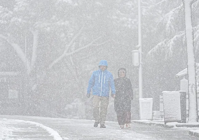 İstanbul'da kar yeniden başladı